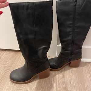 Sun + Stone black boot